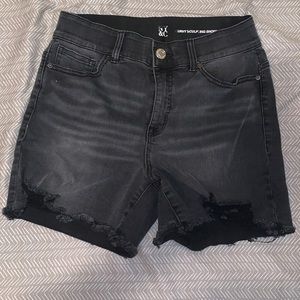 NY&C curvy sculpting shorts size 10